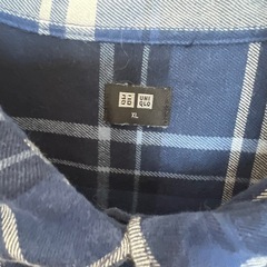 UNIQLO 長袖チェックブラウスの画像