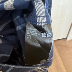 UNIQLO 長袖チェックブラウスの画像