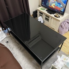 ガラステーブルの画像