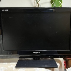 液晶カラーテレビ（2011年製　SHARP）