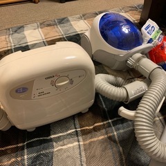 紙パック掃除機、布団乾燥機のセットの画像