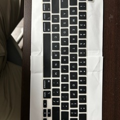 【売ります】Mac Book Pro 16インチ A2141用化粧箱のみ + USキーボード用カバーの画像