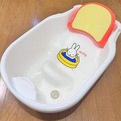 ベビーシャワーチェアとベビーバット（リッチェル）