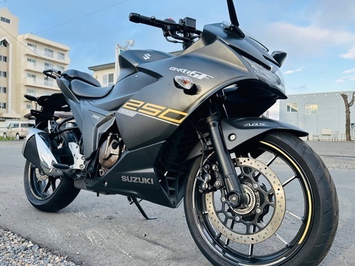 北海道　スズキ　ジクサーSF250 走行少ない　外装美品！タイヤ前後バリ山！