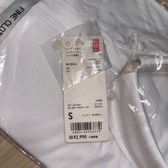 ユニクロ長袖ワイシャツSサイズ未開封の画像