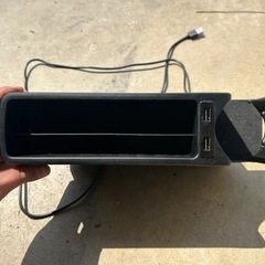 USBドリンクホルダー付き車のシートの隙間収納ボックスの画像