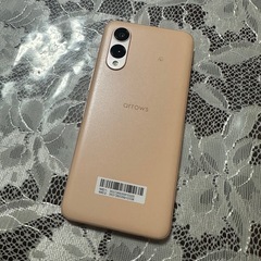 arrows 
FCG02 UQ Android スマホ 携帯の画像