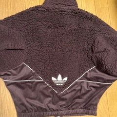 【新品】adidas ブラウン フリースジャケットの画像