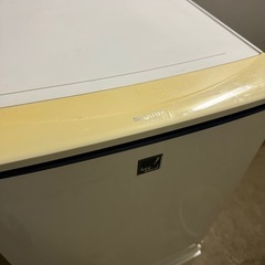 シャープ冷蔵庫の画像