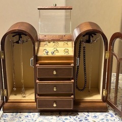※今週中に処分予定※【最終値下げ】アンティーク家具調！アクセ映え...