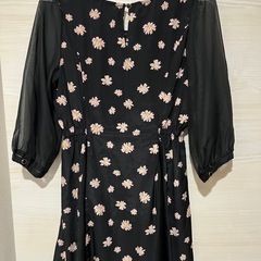 ワンピース　Mサイズ　ミニ丈　花柄の画像