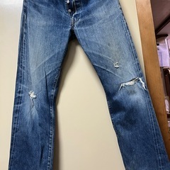ダメージジーンズ👖リーバイス