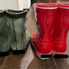 恐竜(16cm)アンパンマン(14cm)長靴の画像