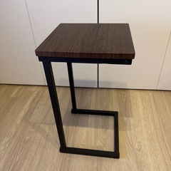 サイドテーブル