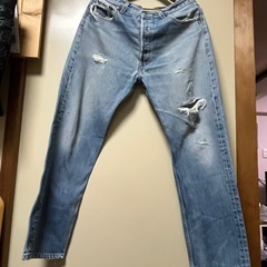 ダメージジーンズ（リーバイス）