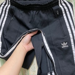 Adidas ズボン の画像