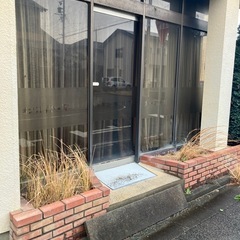 テナント　サンヨネ横角地　ガラス戸