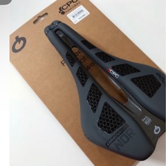 ロードバイクサドル