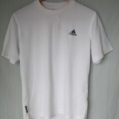 トレーニングシャツ①　アディダス　半袖Tシャツ