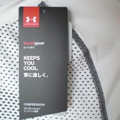 【未使用品】トレーニングシャツ③　アンダーアーマー　長袖Tシャツの画像