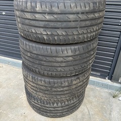 245/35r20 夏タイヤ4本