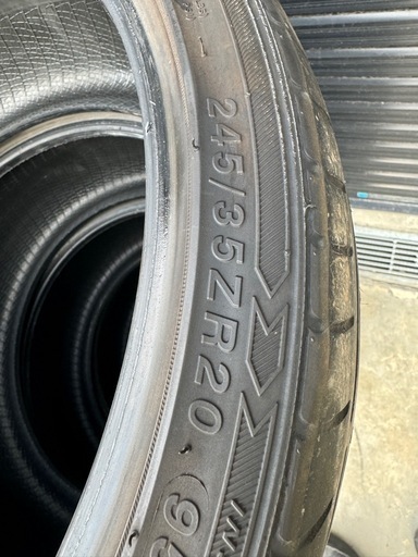 245/35r20 夏タイヤ4本