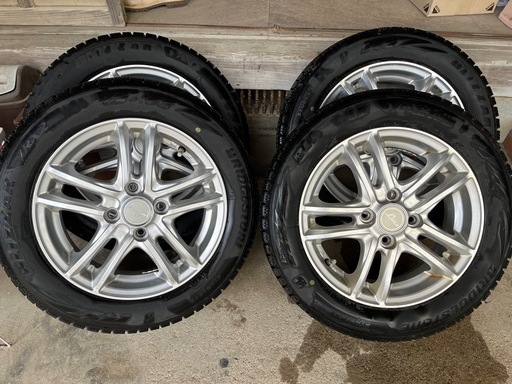 BLIZZAK VRX2 スタッドレスタイヤ