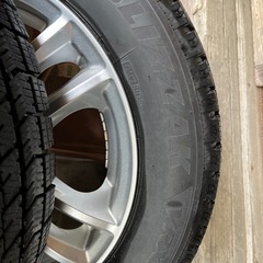 BLIZZAK VRX2 スタッドレスタイヤの画像