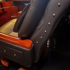 【定価十数万..】社長椅子 オフィスチェア｜レザー×木製×フットレスト付｜プレジデント仕様の画像