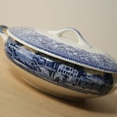 MAYFAIR DINNER WARE 青白 蓋つき両手鍋 チュ...