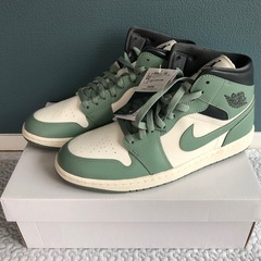 Nike Air Jordan 1 Mid “Jade Smoke”