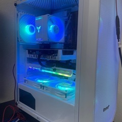 白いゲーミングPC