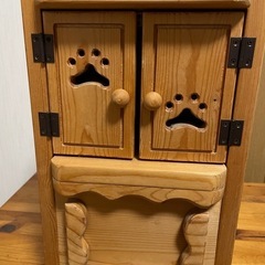 決定。カントリー風な小物入れ　　肉球柄