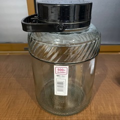 ダイソーで購入した梅酒ビン5リットルの画像