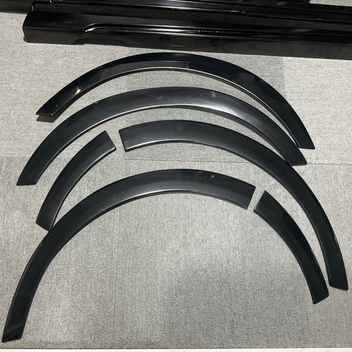 ハイエース200 サイドステップ　フェンダー