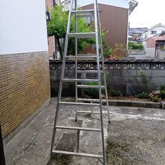 脚立　中古品　６月１日引取可能な方