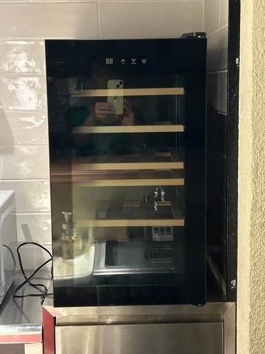 【お値段交渉可能】ワインセラー18本用