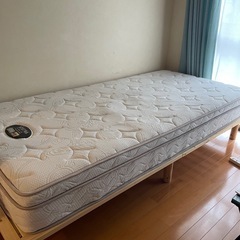 ベッド/洗濯機/冷蔵庫/鏡/掃除機/収納ボックスの画像