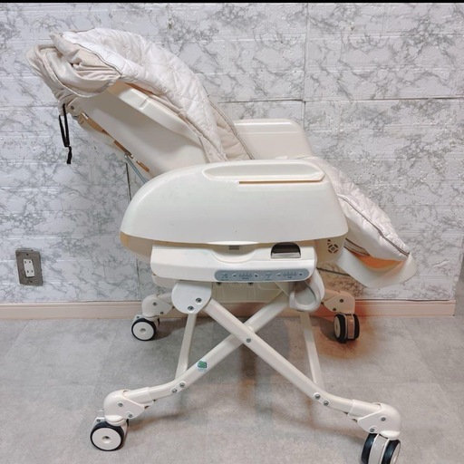 Combi フィアレット AT EX 電動ハイローチェア