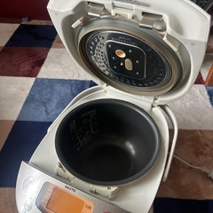 煮込み料理に最適！SANYO炊飯器2010製の画像