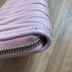 miu miu ミュウミュウ ピンク 長財布 マテラッセの画像