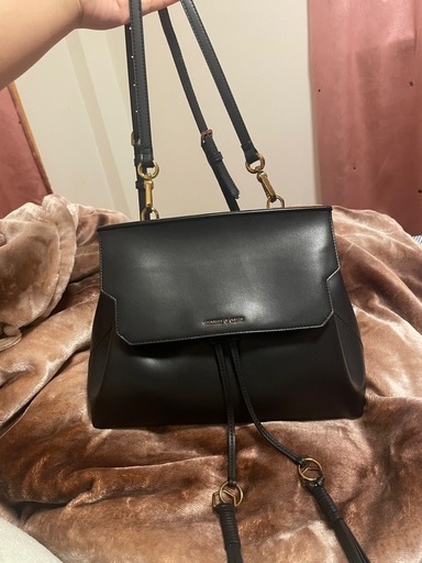 CHARLS&KEITHリュック