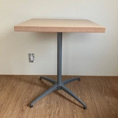 カフェテーブル