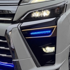 未使用品ヴォクシー80後期アイラインシーケンシャルキットの画像