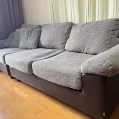 ニトリ3人掛けソファの画像