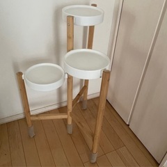 IKEA プラントスタンド　おしゃれ　インテリア　物置　スタンド　白　木の画像