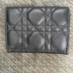 Dior 折り畳み財布　の画像