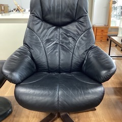 オットマン付きリクライニングチェア【町田市再生家具】　250641の画像