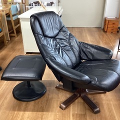 オットマン付きリクライニングチェア【町田市再生家具】　250641の画像