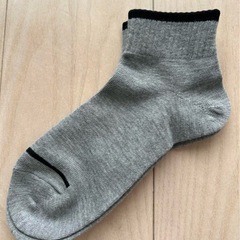 最終値下げ！【未使用】キッズ用　ショートソックス　グレー✖️黒　2足セットの画像